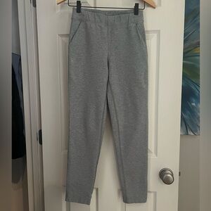 Women’s Lululemon fitted jogger